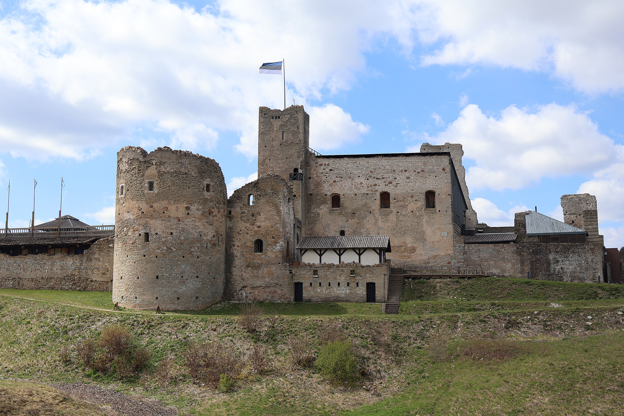 Tallinn Part 2: Rakvere Castle and a Bit of Shopping